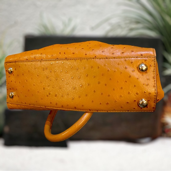 🚨‼️SOLD 🚨‼️ Michael Khors Ostrich Hamilton line leather purse - Picture 10 of 10